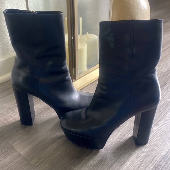 Gucci premium black leather ankle boots. Made in Italy. - Picture 4 of 4